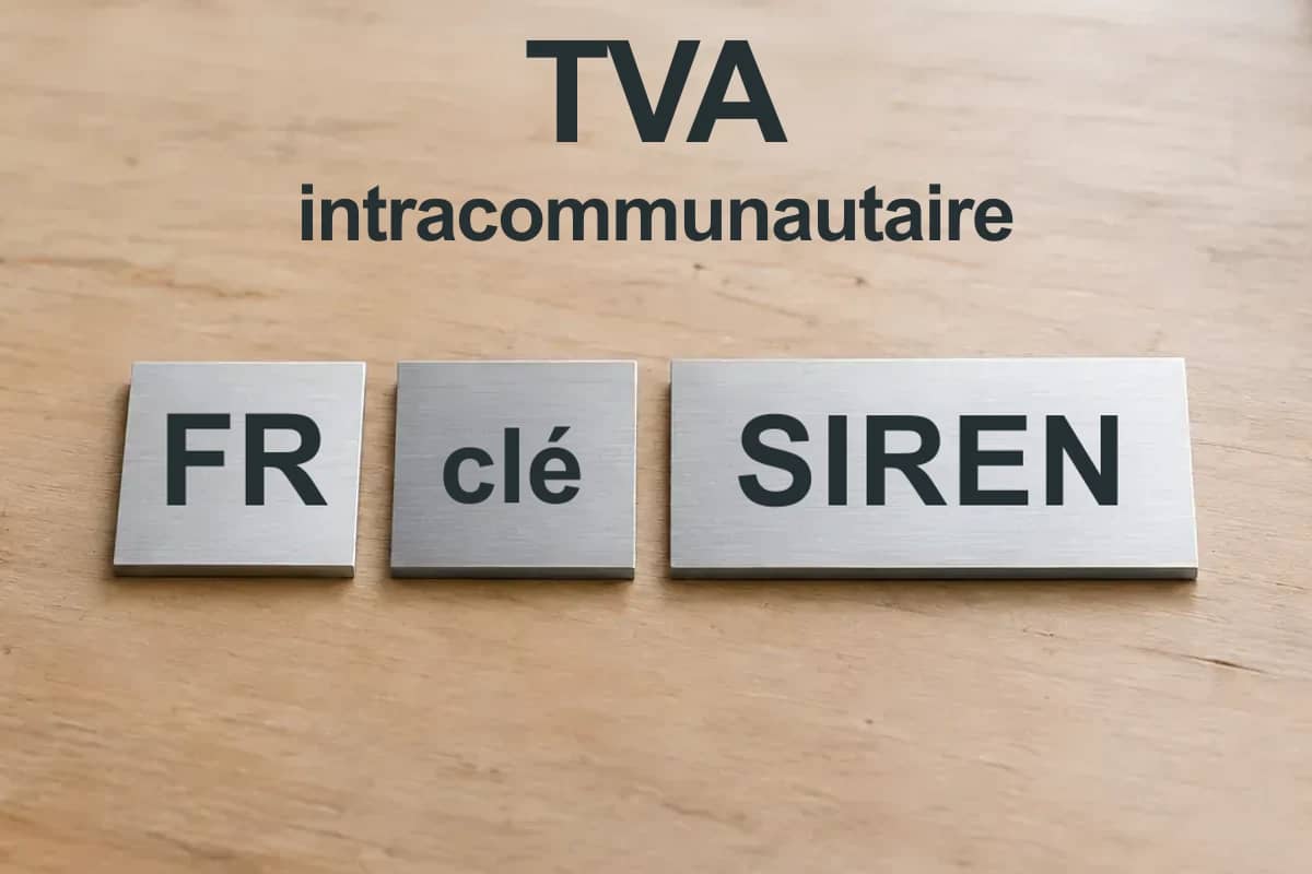 TVA intracommunautaire : trois pièces satinées représentent le code FR, la clé et le SIREN.