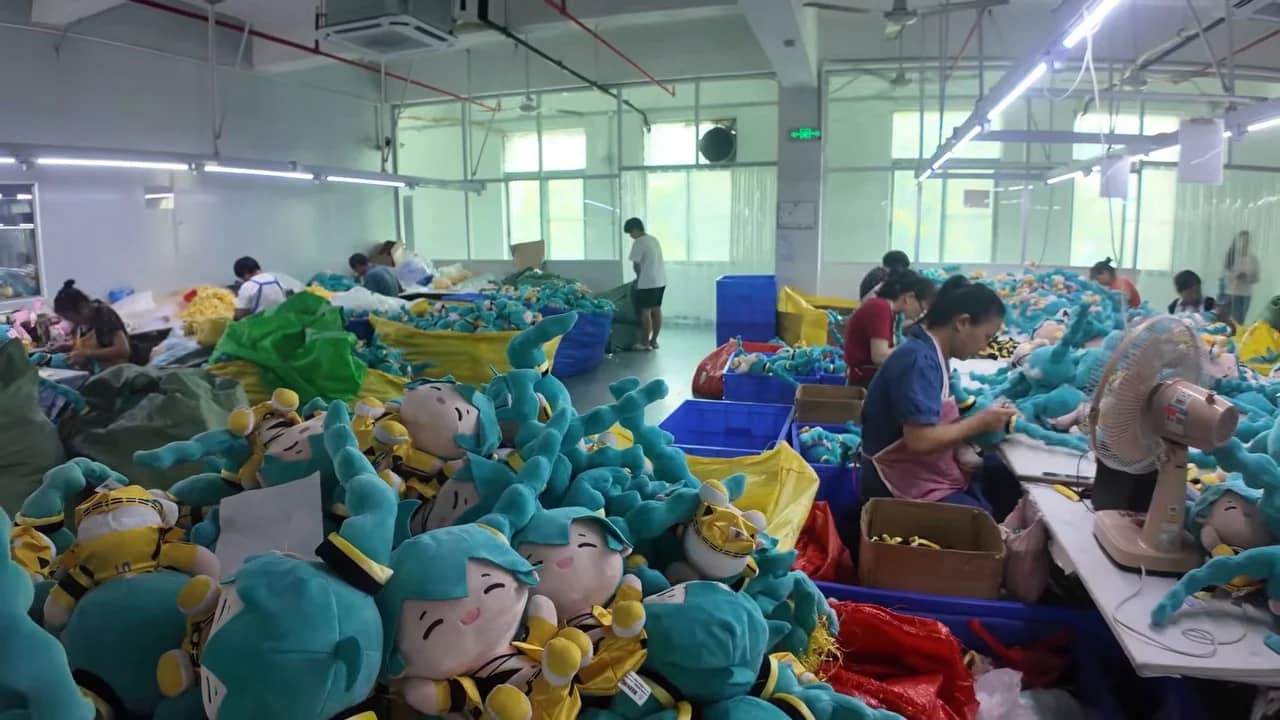 L’atelier de peluches en activité