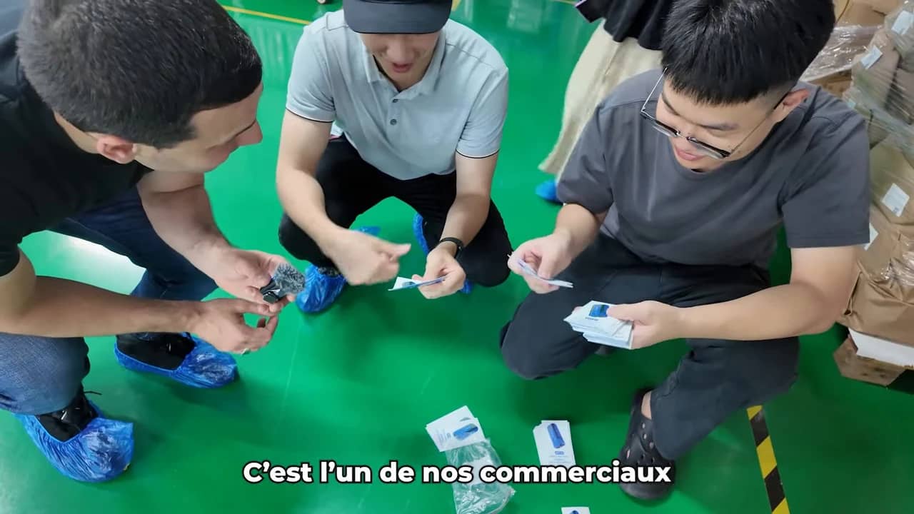 Examen des pièces avec l’équipe sur place