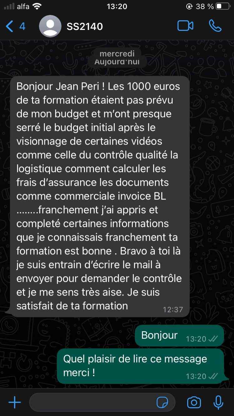 Message complet sur le contrôle qualité, la logistique et les documents, suivi de deux réponses de l’équipe.