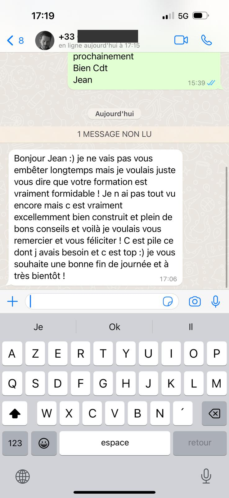 Message d’un client qui apprécie la construction du contenu et les conseils. Numéro de téléphone masqué.