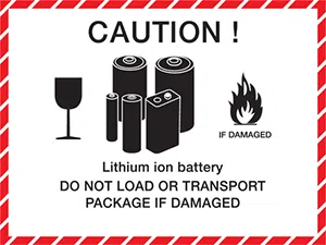 Attention : Ne chargez pas et ne transportez pas de batteries lithium-ion endommagées.